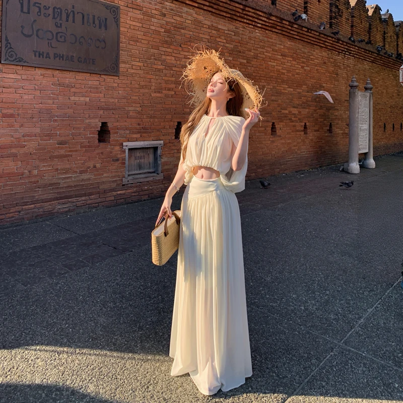 

Комплект из двух предметов: юбка с высокой талией и топ-накидка для женщин, зимний модный наряд, цвет бежевый, для праздников