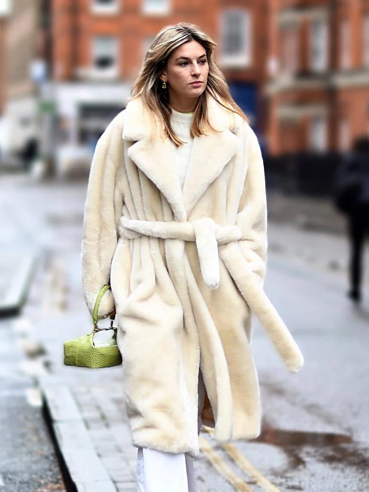 Warme Dicke Frauen Winter Pelzmantel Mode Streetwear Spitze Up Drehen Unten Kragen Langen Mantel Vintage Dame Faux Nerz Pelz Oberbekleidung