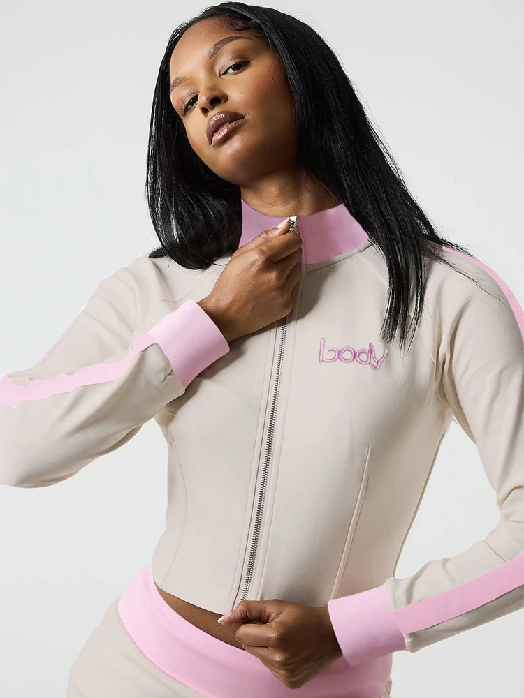 Nibber التطريز إلكتروني المرقعة المرأة 2 قطعة مجموعة البريدي المحاصيل سترة + شورت صغير تمتد عادية الشارع رياضي محب وتتسابق