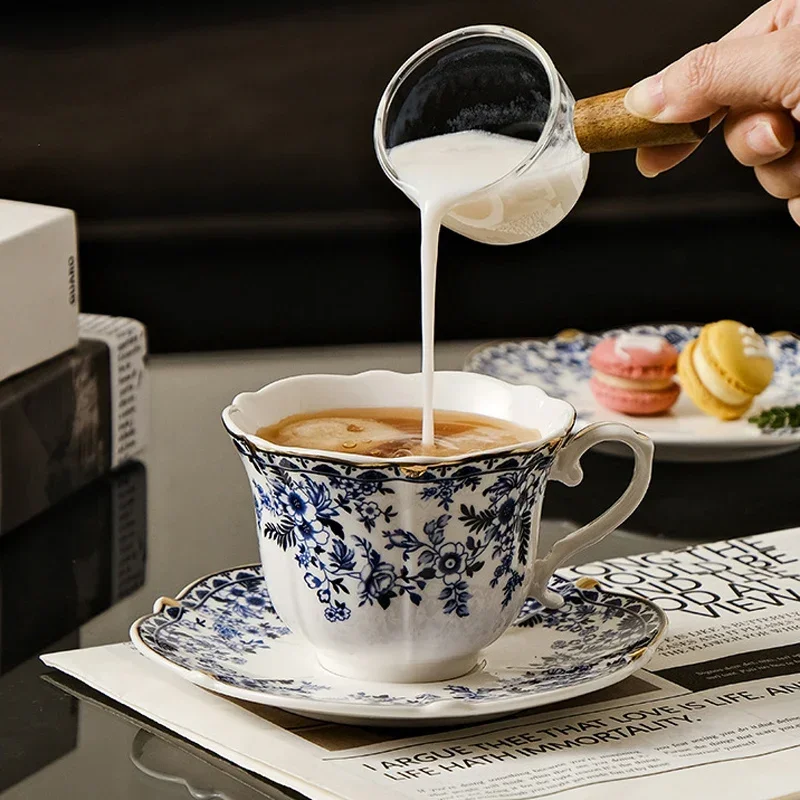 

Ceramic Coffee Cup English Style Blue and White Porcelain Coffee Cup with Dish Set Ceramic Retro European Afternoon Tea Mug