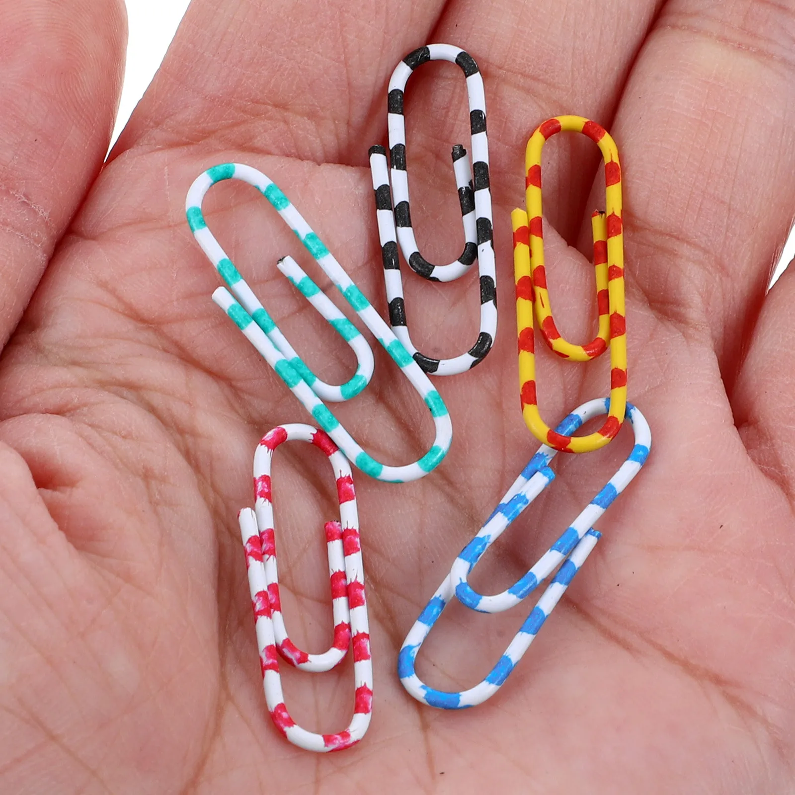 100Pcs Fashion Zebra Pattern Metal Paper Clips Secure Longlasting Document Fasteners for Office School Stationery Organization