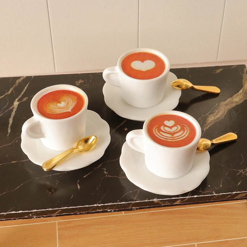 Mini Copo de Café e Colher Modelo de Chá da Tarde Latte Miniatura para Bonecas, House Play, Brinquedos Decoração de Casa, 3 peças