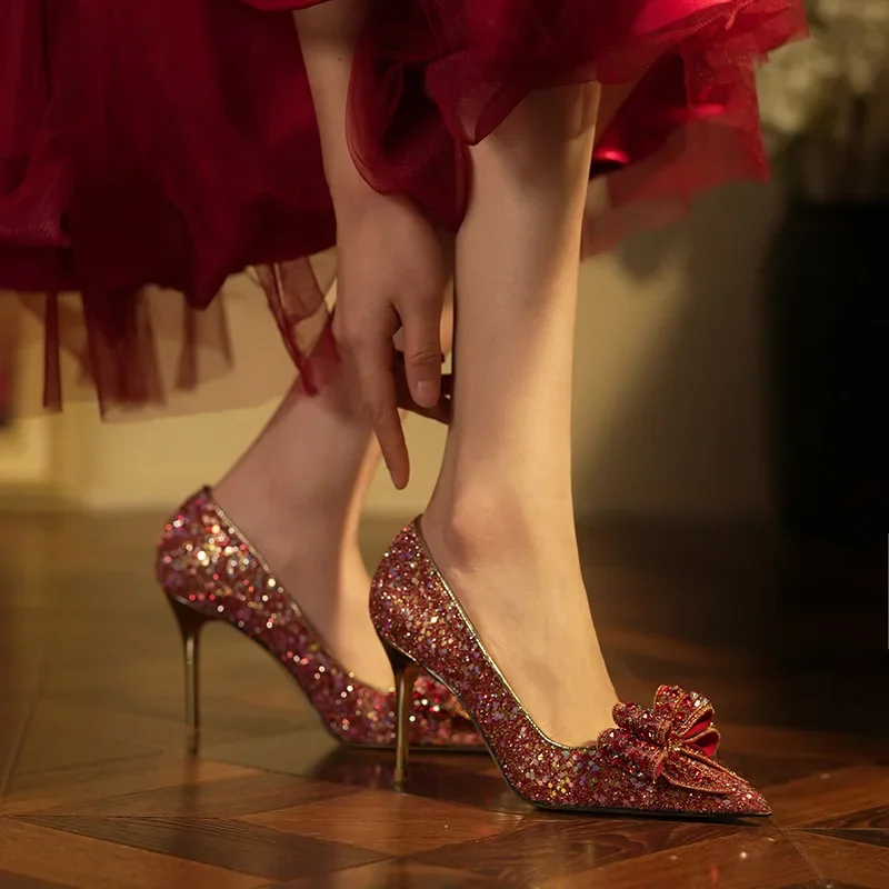 

Женские свадебные туфли, красные туфли с блестками, на высоком каблуке 9 см, с острым носком, большой размер 32-43, Размеры 33-43, 2024