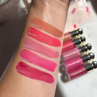 Rare Beauty New Butter contient 4g d'acide hyaluronique. Rouge à lèvres couleur caramel douce, hydratant, volumateur, blush apprécié et agréable à utiliser. 6
