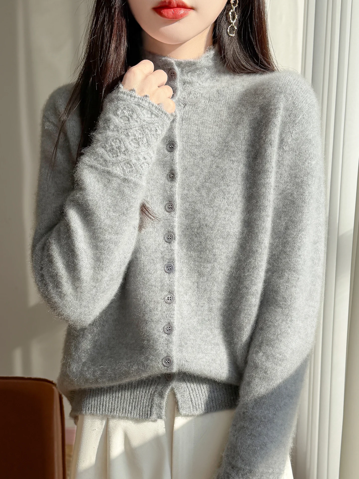 GRAY