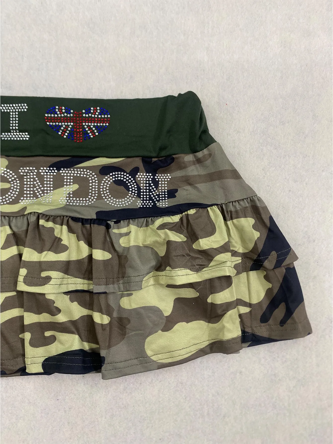 Fashion Europe and America Spicy Girl Letter Flag Rhinestone High Waisted Camouflage Cool Double-Layer Pleated Short Skirt Women