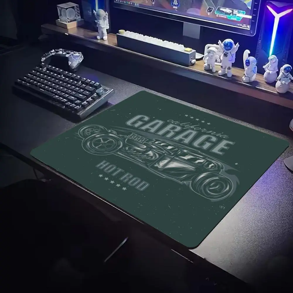 E-Sports Retro Racing Hot Rod Drift Car Graphic Pattern Small Mouse Pad Speed Mousepad Gamer Premium Keyboard Desk Protector
