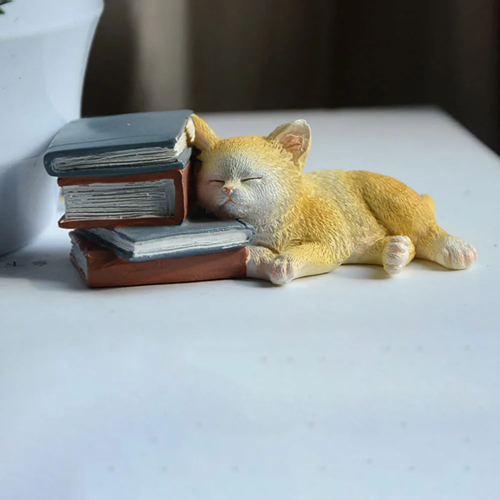 1pcs Cat Sleeping Beside Book Statue Fairy Sculpture Tabletop Figurine Home Decoration Resin Room Ornament Decoration