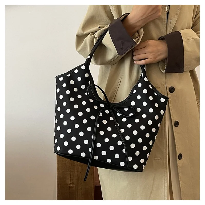 

Chic Reversible Tote Bag For Women Offering Two Different Looks In One Premium Leather Bag