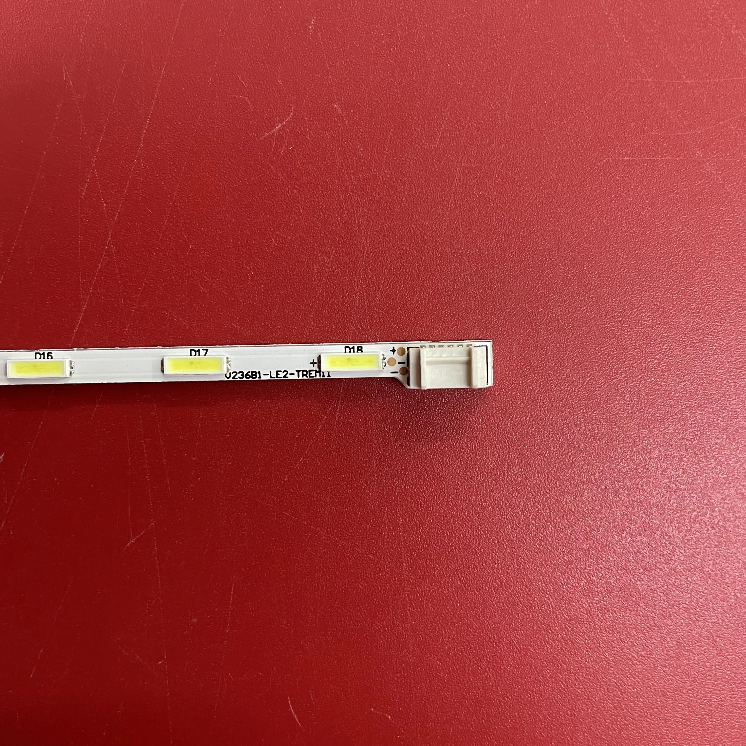 

Светодиодная лента V236B1-LE2-T V236B1-LE2-TREM11 V236BJ1-LE2 Для TH-24A403DX T24D310EX 24MT47D-PZ 24LB451B-PU UN24H4500AF