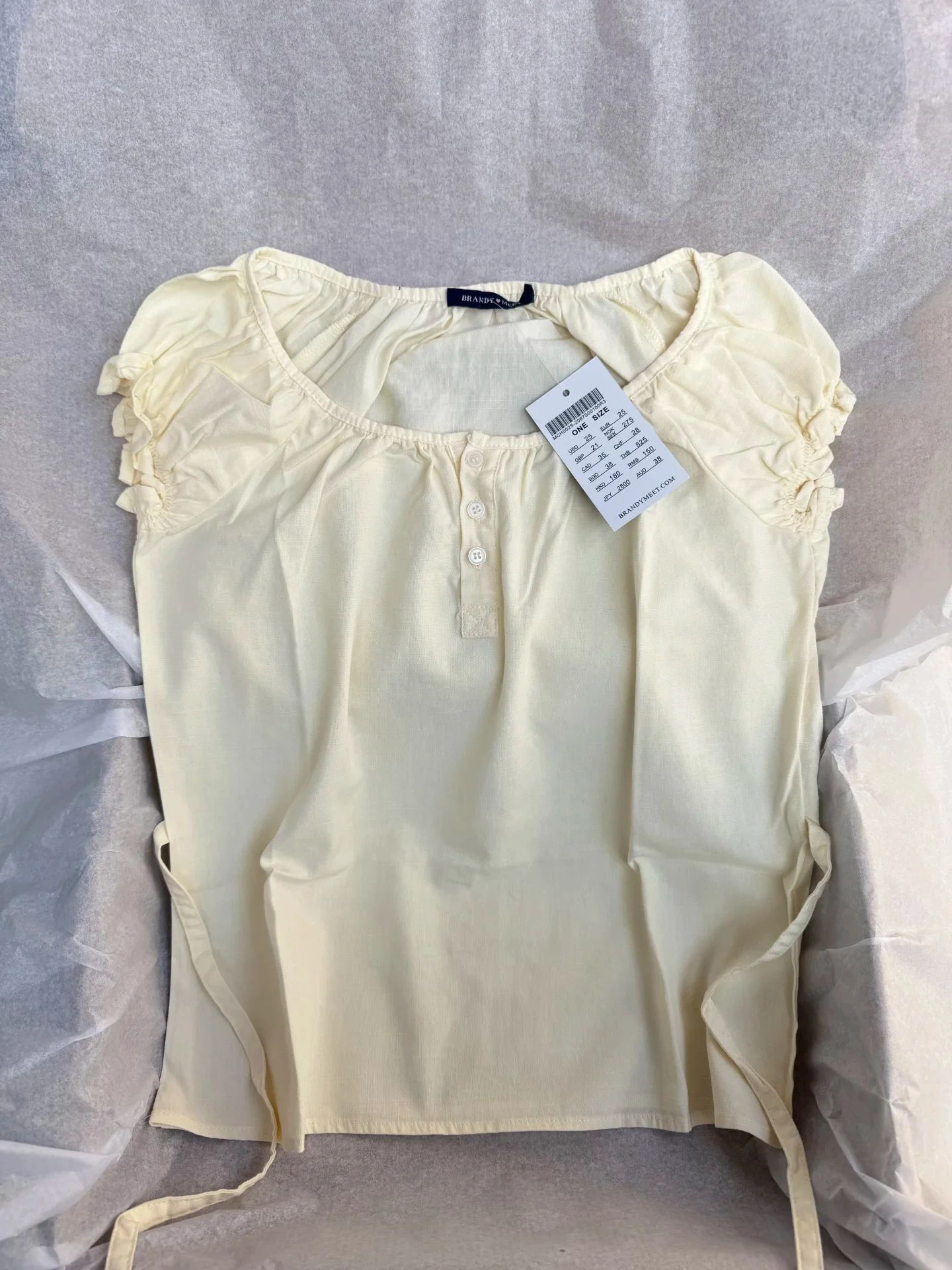 عودة الدانتيل متابعة كشكش تي شيرت بلوزة المرأة ثلاثة أزرار ساحة طوق سليم تي شيرت الصيف الحلو بسيط نفخة الأكمام الصلبة القمصان