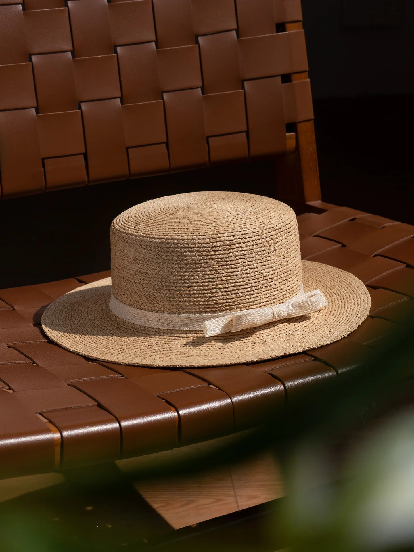 chapeau-de-paille-de-lin-naturel-pour-femme-elegant-a-calotte-plate-pare-soleil-de-vacances-avec-nœud-collection-capsule-printemps-Ete