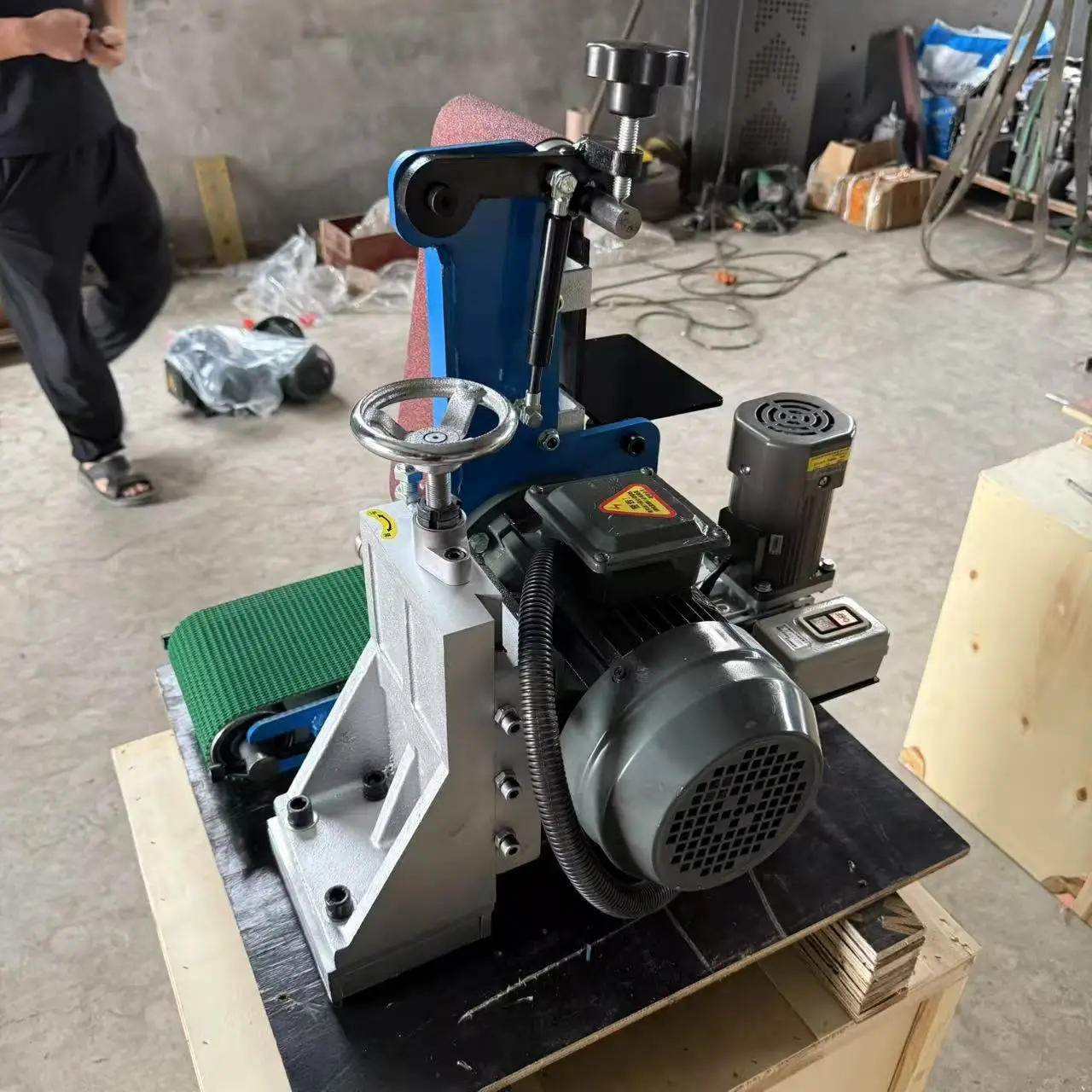 

Cross Beltl Sanding Sheet Metal Deburring Machine for Polishing Stainless Steel Plates