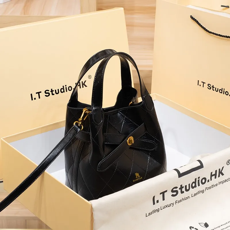 

Women's handbag, genuine leather bucket bag, women's 2024 autumn/winter high-end texture brand designer single shoulder crossbod