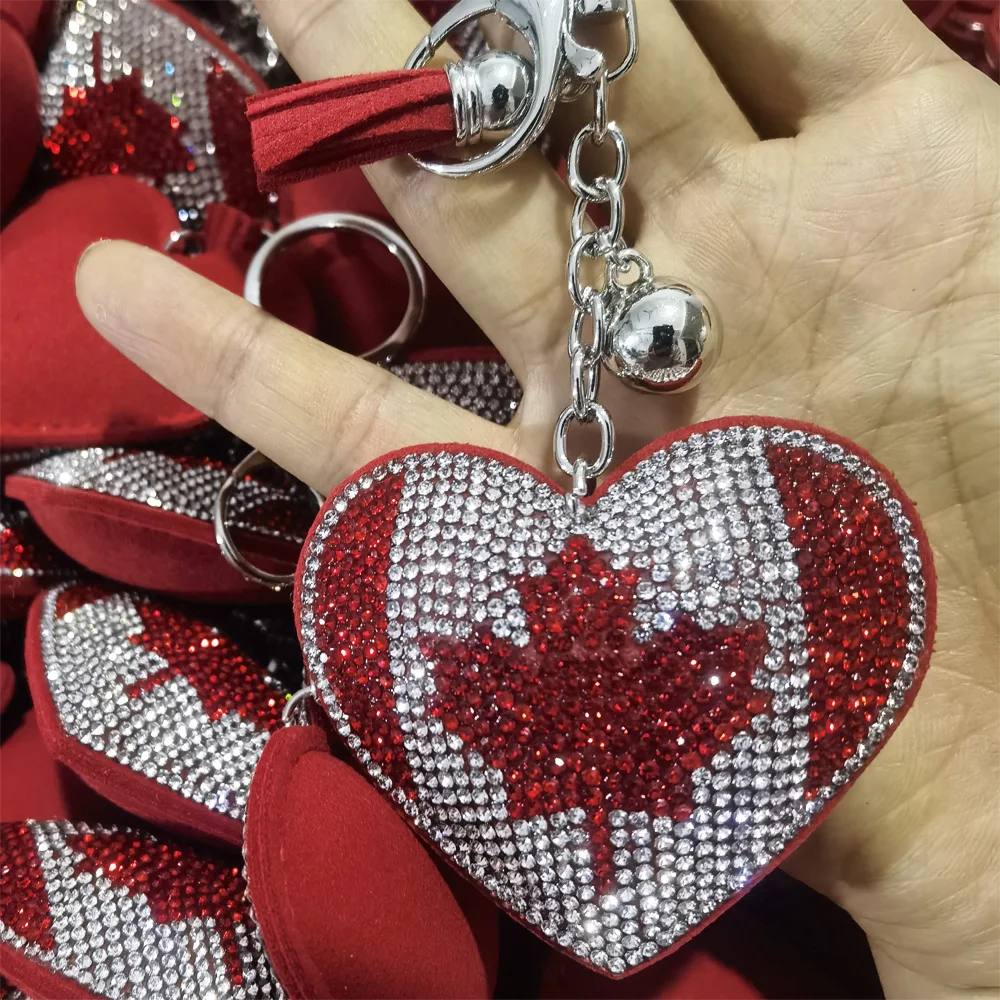 Creative Full Crystal Rhinestone National Flag Heart of Canada Keychain  Women\'s Bags Decoration Accessories Cute Pendants