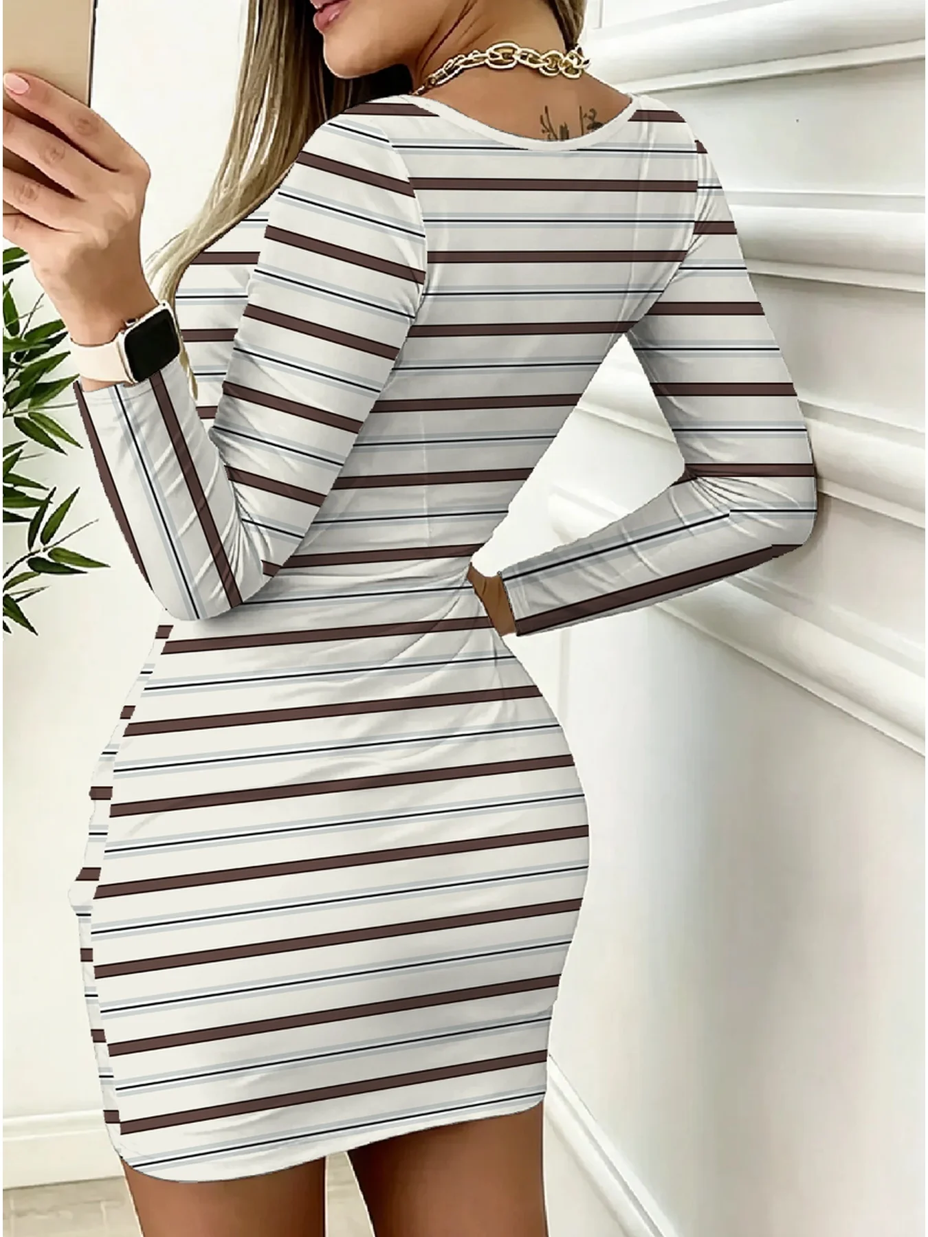 Damen Freizeitkleid mit Streifenmuster und Farbblockdesign, Rundhalsausschnitt, lange Ärmel, Taschen, elegante Minirocklänge – Detail 17