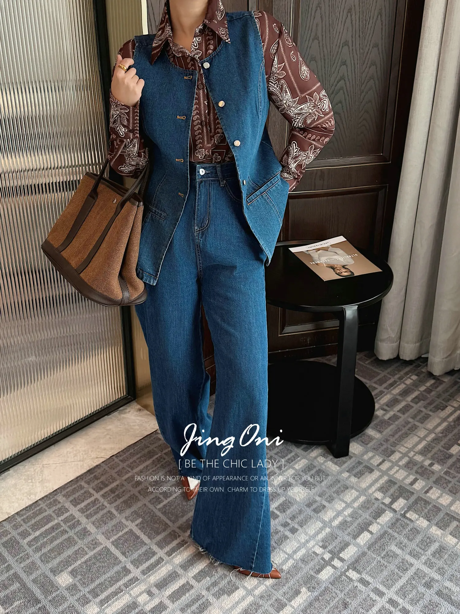 

Denim Vest Waistcoat Jacket Tops Y2K Clothing 2025 Woman Autumn Trend Korean Style Elegant Outerwears Luxury Cropped New Chic