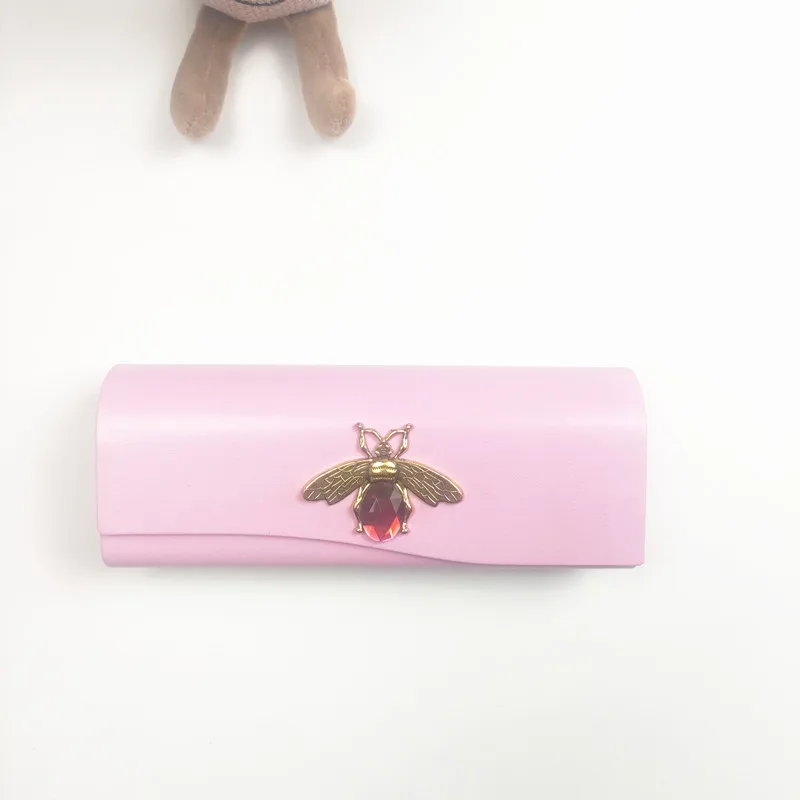 

Bee set with rhinestones Glasses Case PU Leather Hard Anti Press Sunglasses Box Magnetic Eyeglasses Cases Man Women Girl Gift