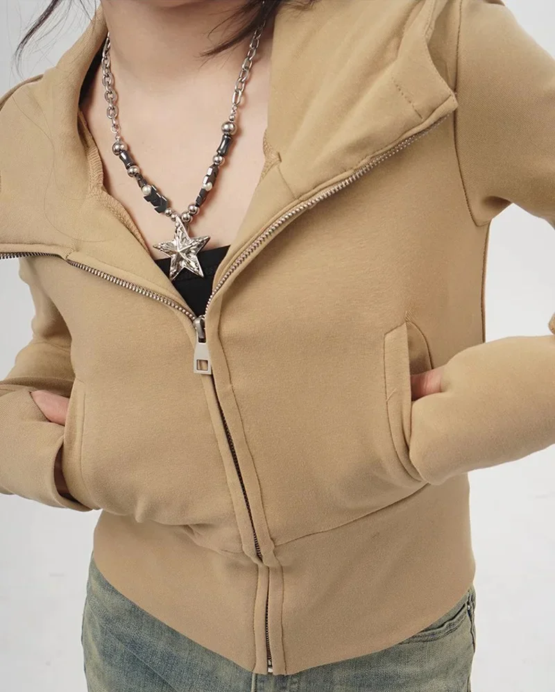 Felpa con cappuccio corta da donna con zip e colletto oversize