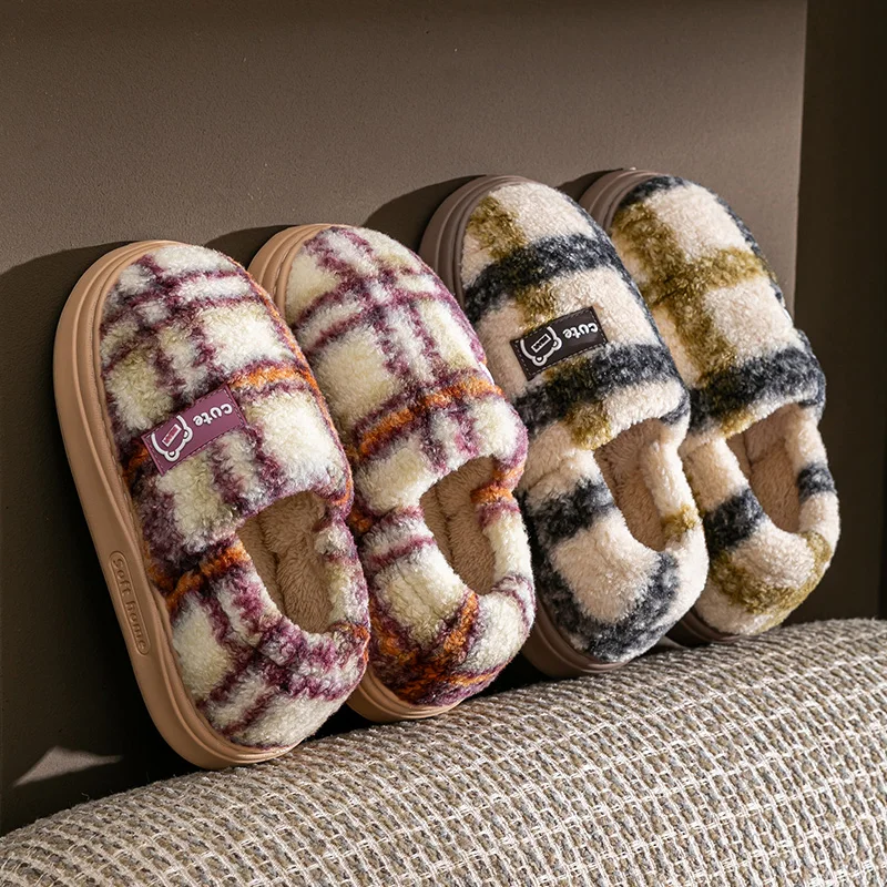 شباشب منزلية داخلية بتصميم جديد لخريف/شتاء مع حشوة من الفرو ونعال سميكة ومضادة للانزلاق وملابس خارجية من القطن #2