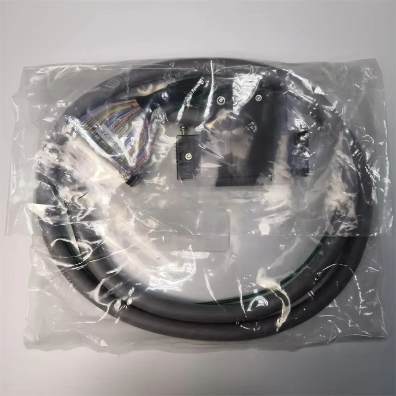 New original XW2Z-100J-A15 connector terminal block connection cable