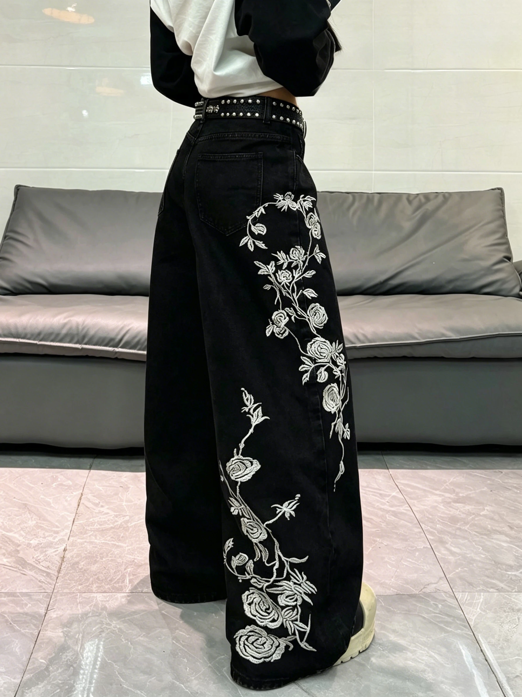 American High Waisted Baggy Wide Leg Jeans With Pure Black Background And Side Floral Embroidery For Slimming And Versatility