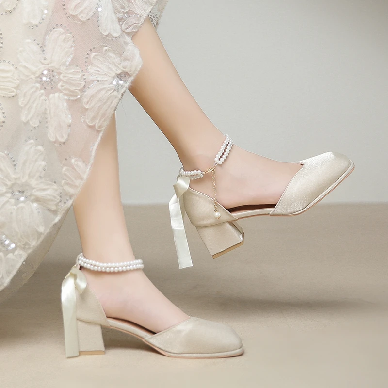 

Light Mouth Solid Color High Heels Women New Bow Pearl Chain Thick Heel Square Head Mary Jane Versatile Single Shoes 2023