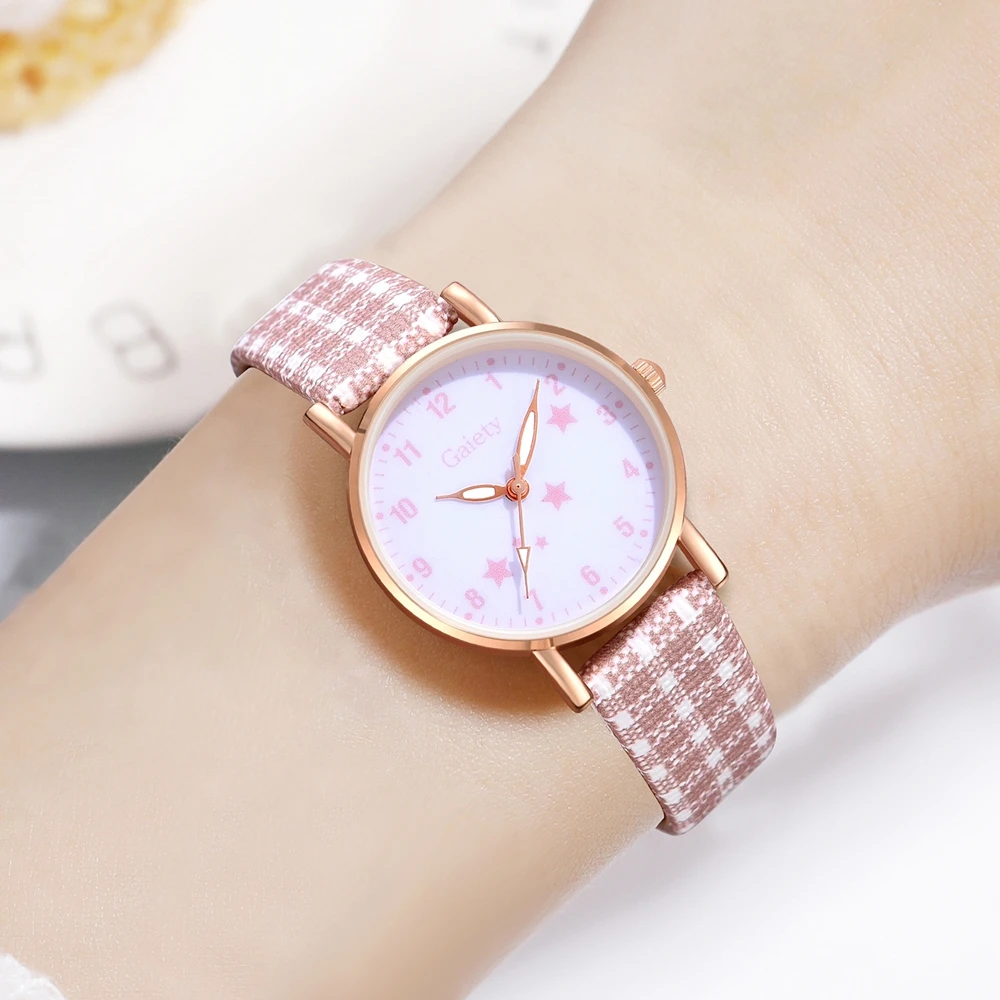 2 Piece Set Of Women\'s Pink Checkered Watch Fashionable And Simple Strap Simulated Quartz Watch Diamond Jewelry Set