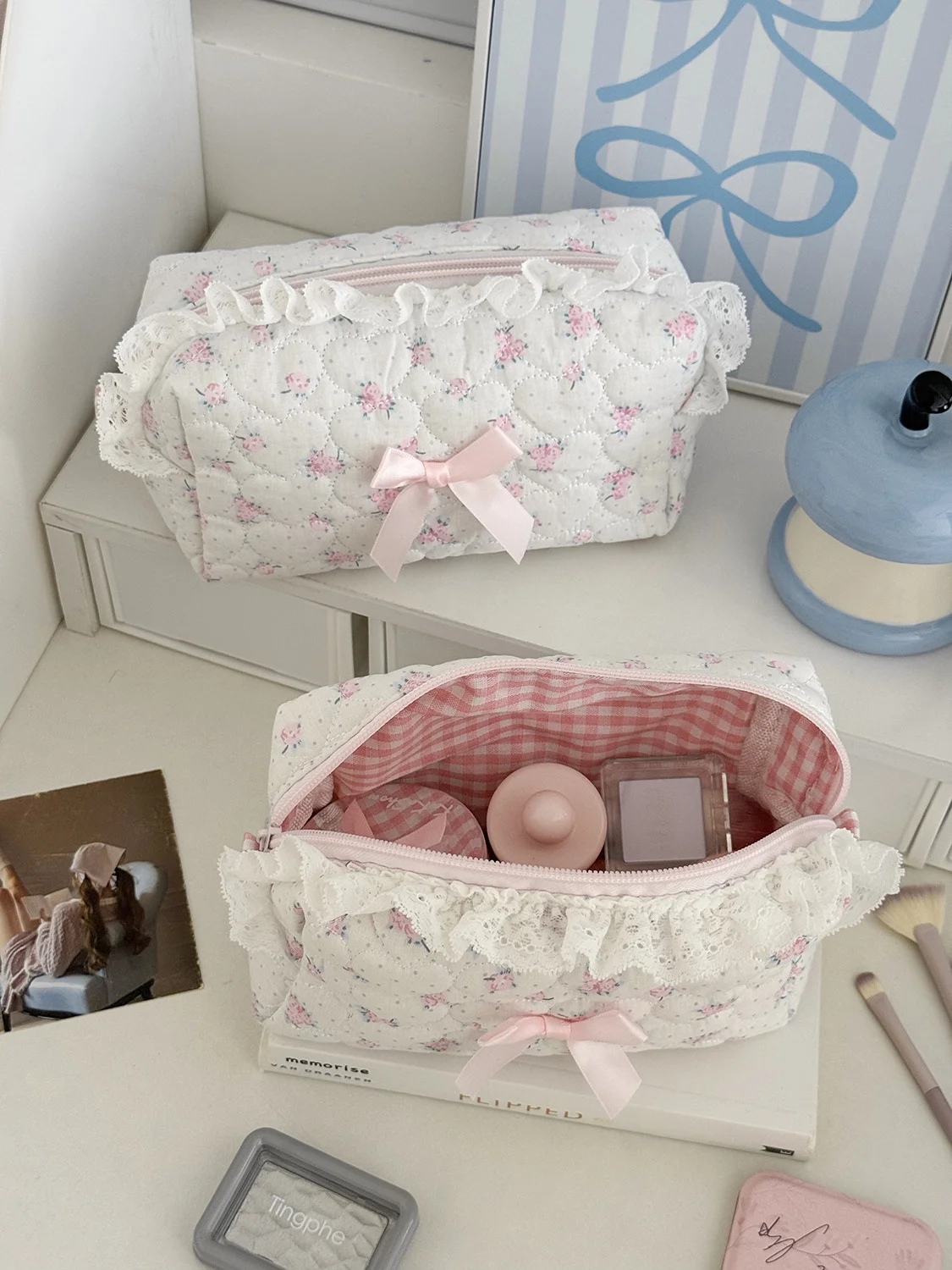 Fresh and pastoral girly style large-capacity lace-trimmed storage bag, rose sweetheart storage bag with high aesthetic appeal