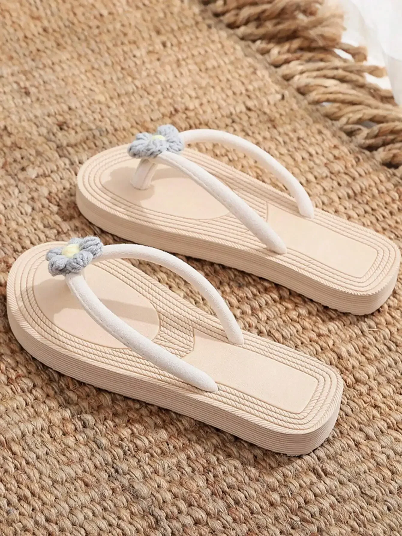 Thumbnail 3 - #1 Compare Womens Sandals & Slippers Before You Buy