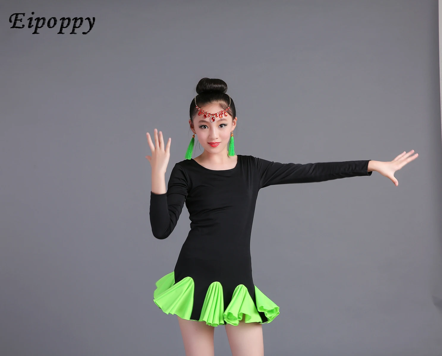 ชุดเต้นรำละตินสำหรับเด็กชุดกระโปรงแขนยาวเด็กผู้หญิงสำหรับฤดูใบไม้ผลิและฤดูใบไม้ร่วงใหม่