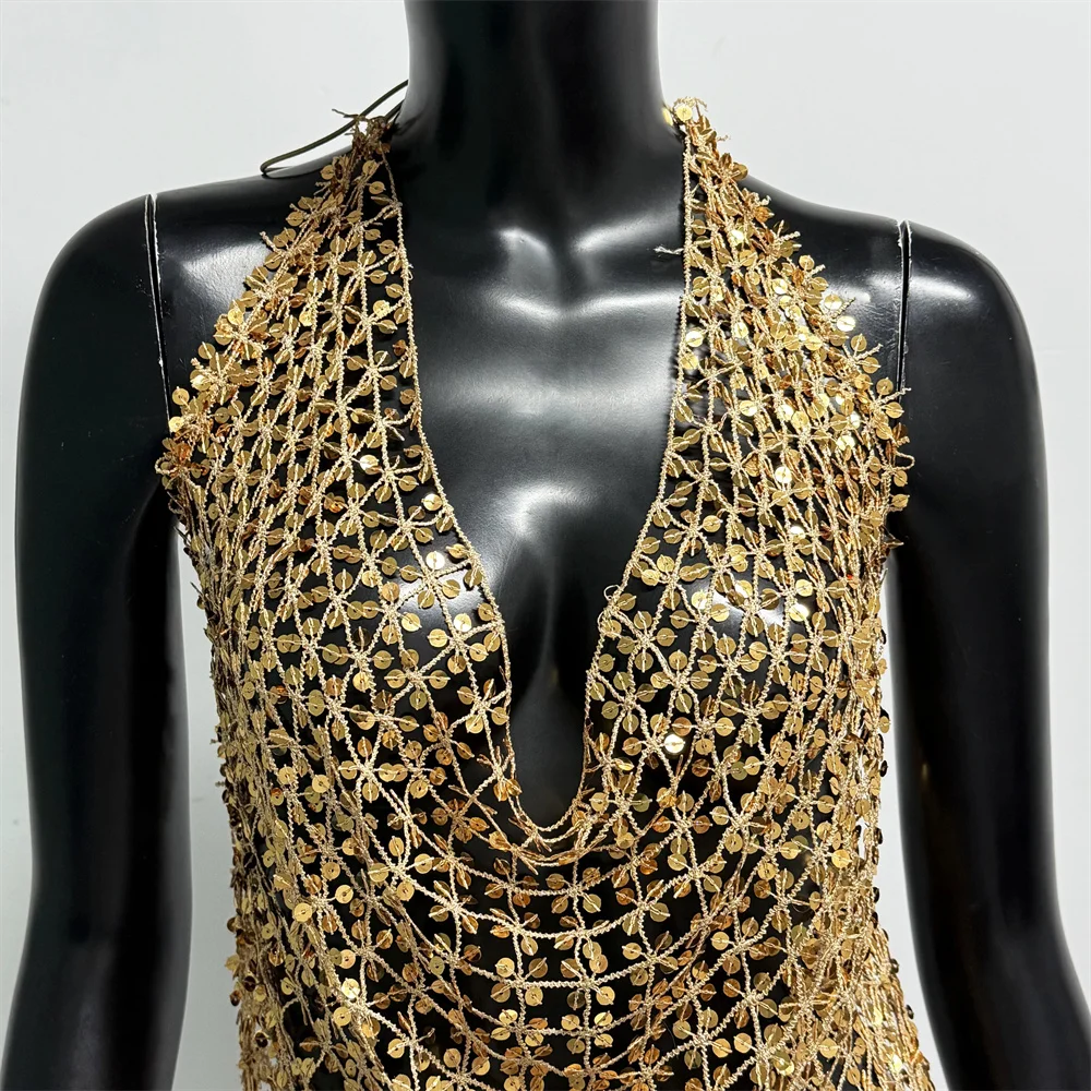Damen Glänzendes Acryl-Pailletten-Top mit Ausschnitten, Sexy Tiefer V-Ausschnitt, Rückenfreies Neckholder-Oberteil, Durchsichtiges Strand-Party-Top – Detail 13