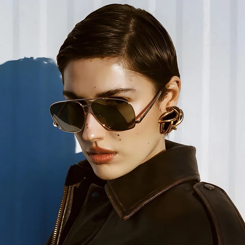 Fashion Oversized Rectangle Anti Light Glasses Female Vintage Punk Metal Frame Shades Luxury Trending UV400 Sunglasses