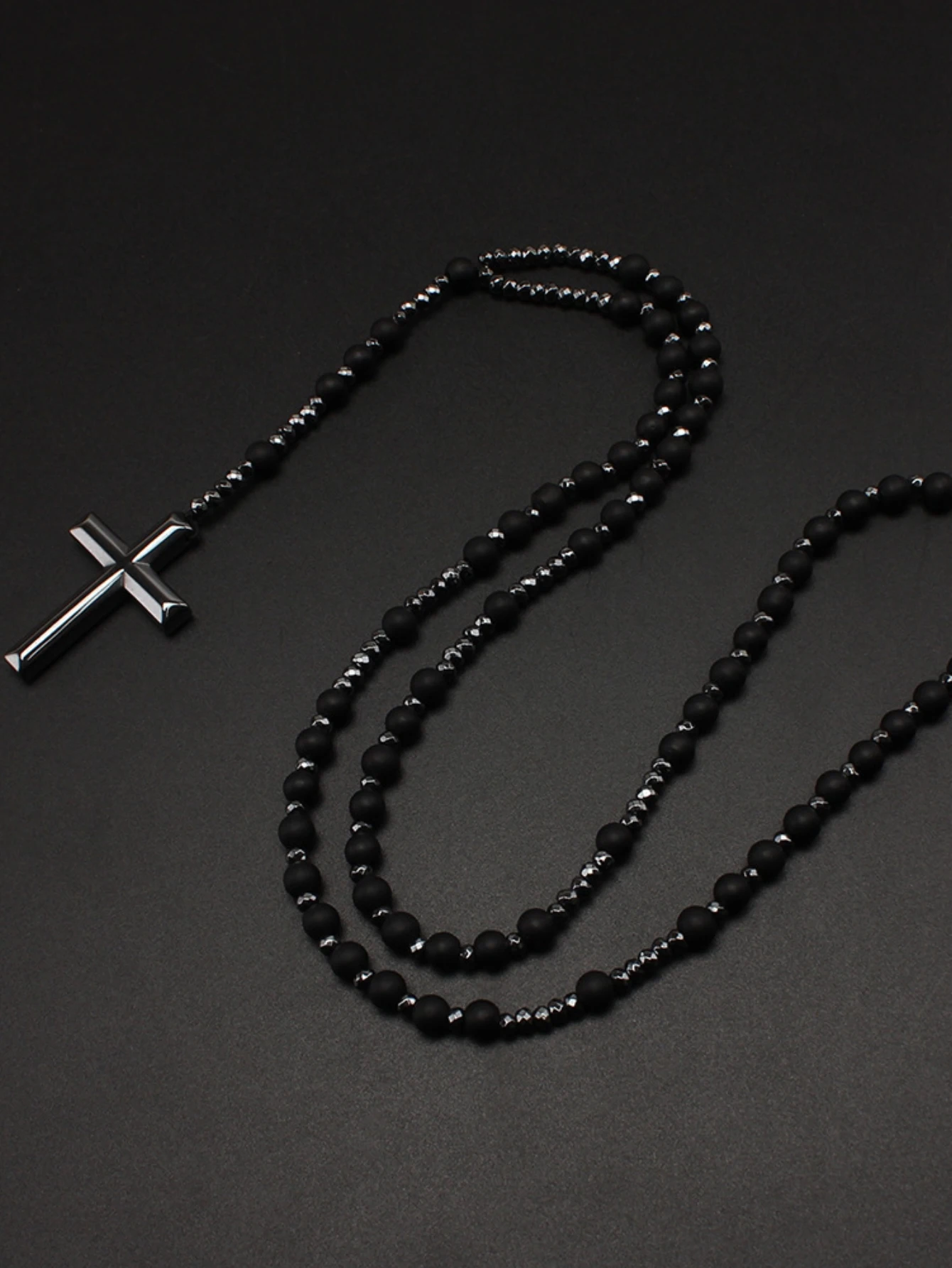 1. Men\'s Fashion Trend Personalized Beaded Cross Charm Necklace Daily Clothing Travel Accessories