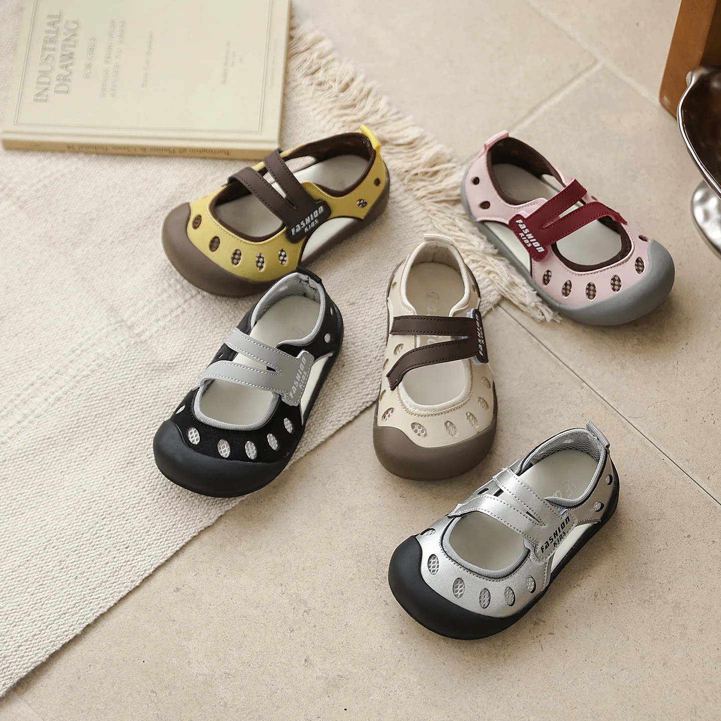 

Kids'Casual Sandals PU Leather Summer Fashion Outdoor Breathable Shoes for ]Children Anti-slip Black White Size 23-32 Girl Shoes