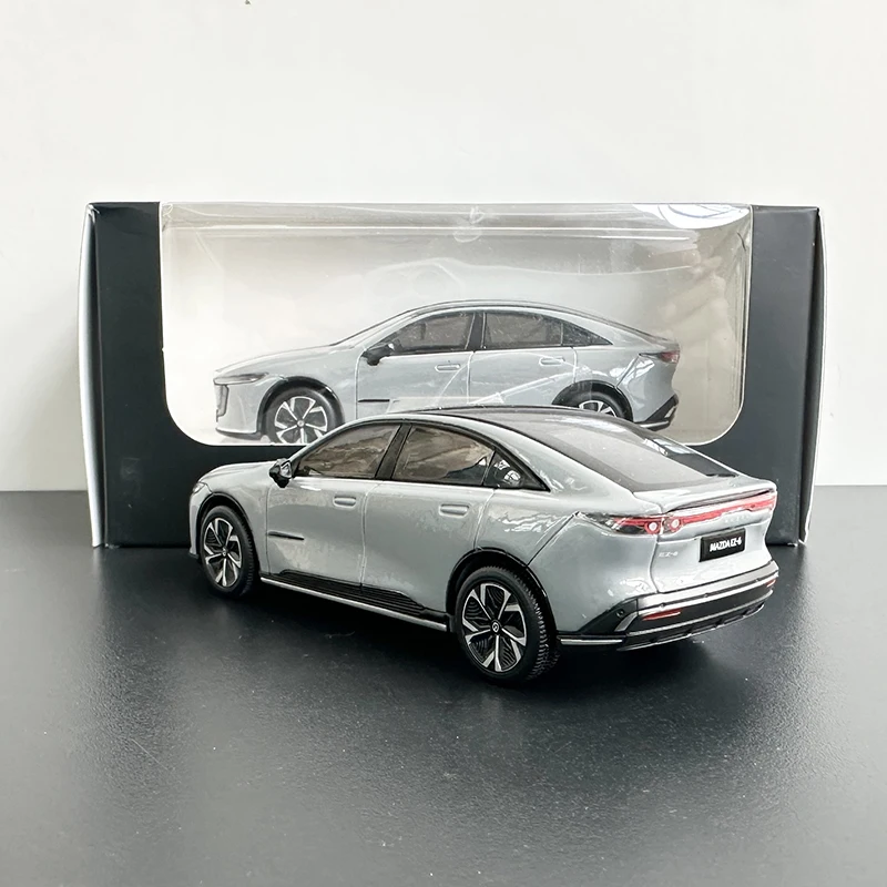 1:43 Mazda EZ6 EZ-6 Auto in lega Fonde sotto pressione e veicoli giocattolo Modello di auto Modello in scala in miniatura per bambini
