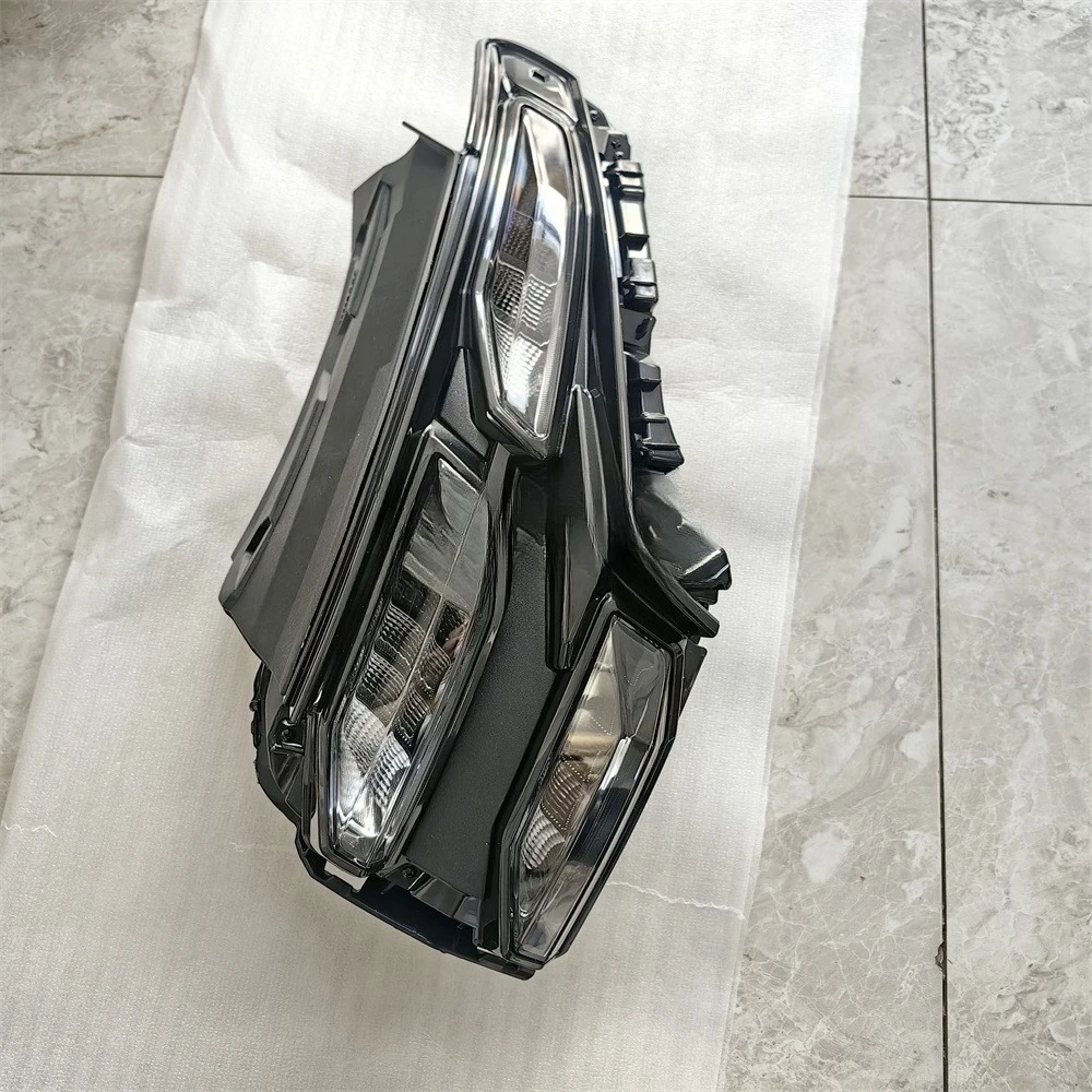 

Original car daytime running light 92207CW510 92208CW510