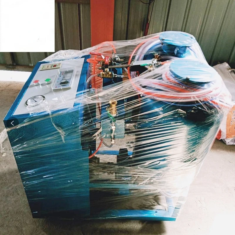 Small polyurethane foaming machine    for thermal spraying