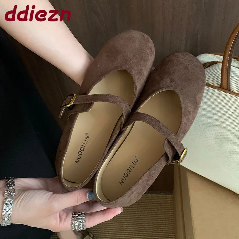 

Модные женские туфли Мэри Джейн из флока с круглым носком на плоской подошве, осенне-весенняя женская обувь на плоской подошве с пряжкой и ремешком, женские туфли на плоской подошве 2025