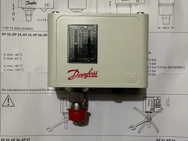 

Danfoss Pressure Switch KP35 060-113391 Danfoss Pressure Controller Imported Genuine.