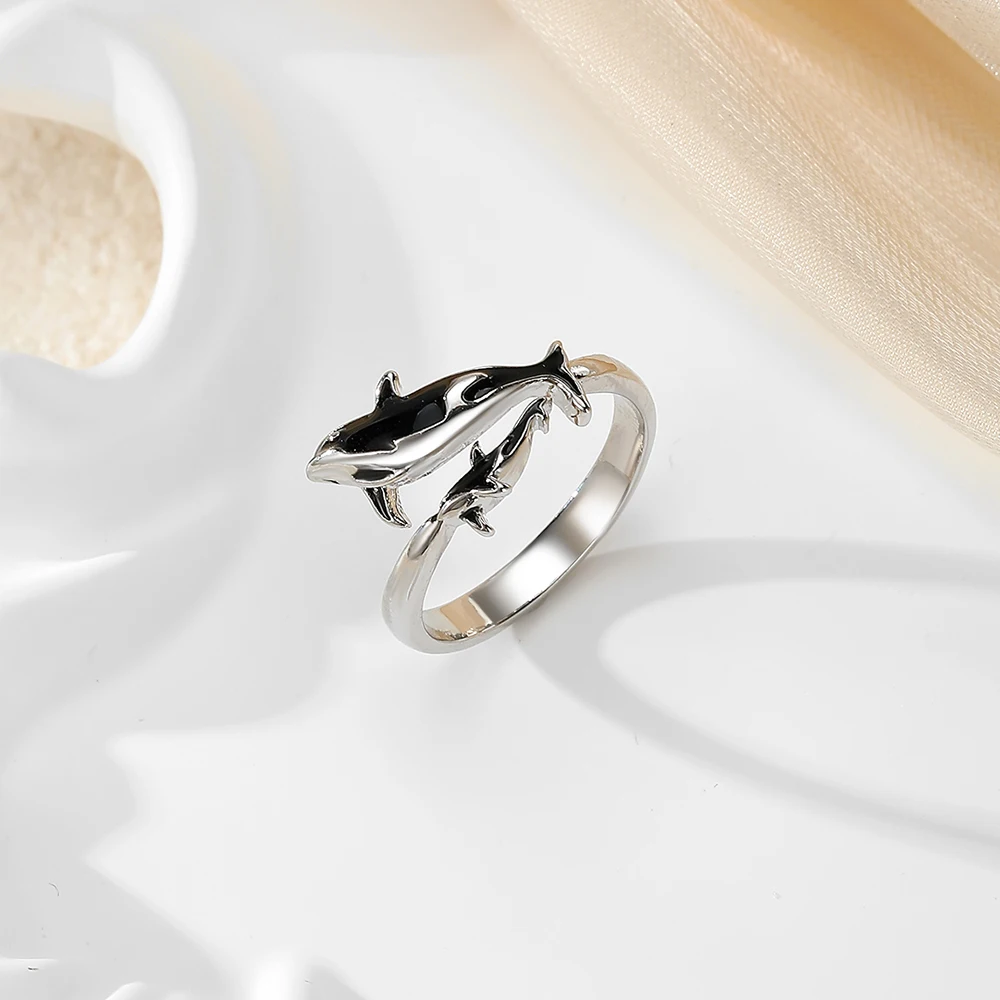 A Fashionable and Creative Great White Shark Black and White Open Ring Is Suitable for Daily Wear as a Gift for Friends