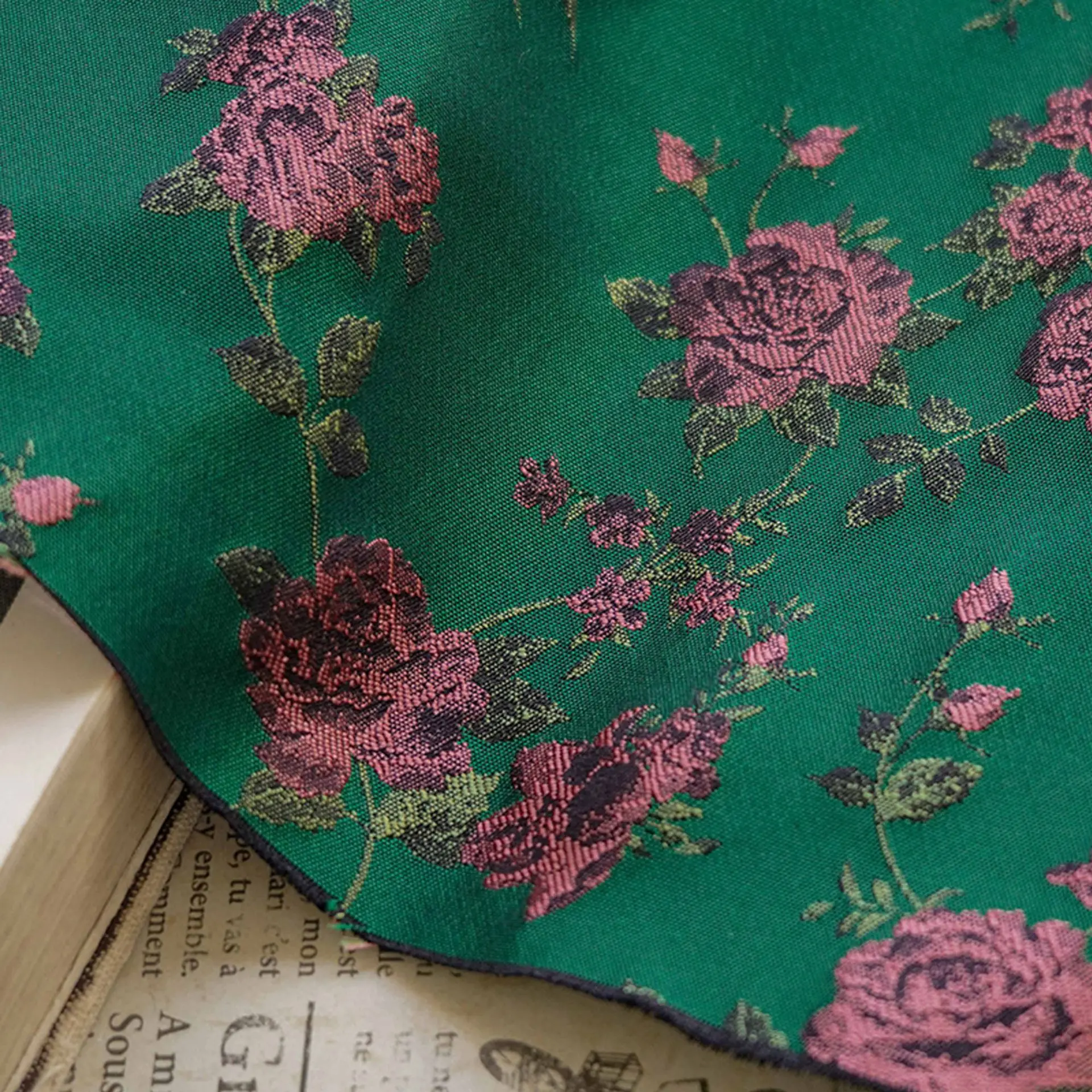 

Elegant Green Background Pink Rose Embossed Jacquard Fabric Chinese Style Cheongsam Dress Makeup Bag Jacquard Decorative Fabric