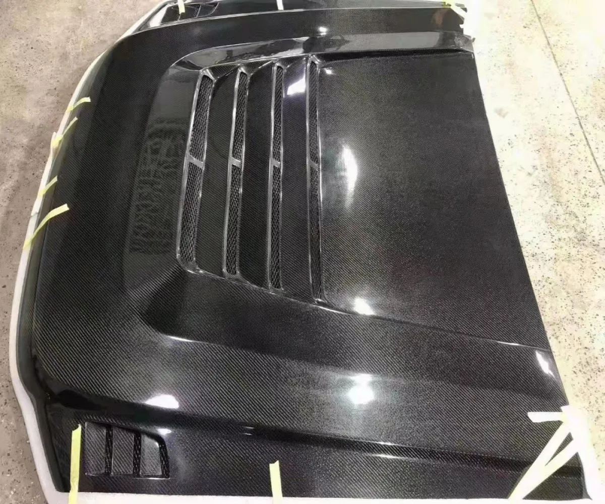 Customized carbon fiber cover is suitable for Patrol    Y60 Y61 pickup hood factory wholesale price