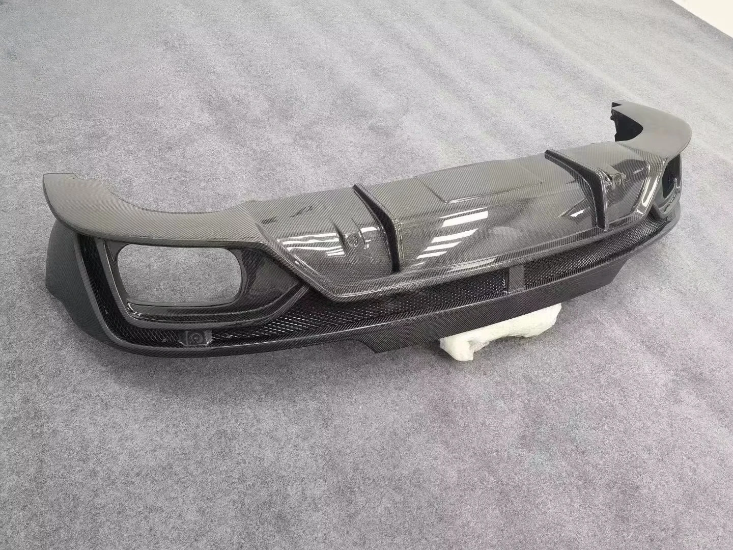 

High-Performance Sporty Carbon Fiber Rear Aero Kit (Diffuser/Spoiler/Splitter) for Q5/Q5S