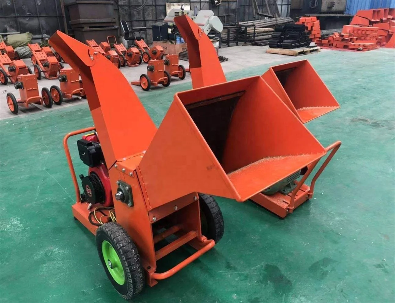 2026 Hot Small Diesel Engine Powered Wood Crusher Branches Shredder Motor Gear Bearing High Productivity 0.5-0.7t/h Capacity for
