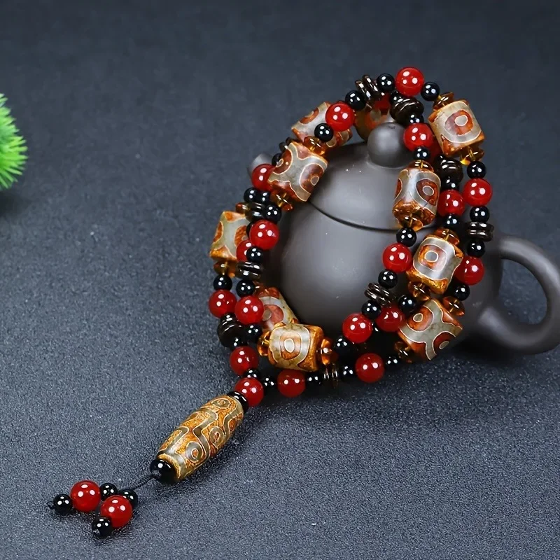 The new men's nine-eye dzi bead agate necklace is simple and versatile, fashionable and fresh.
