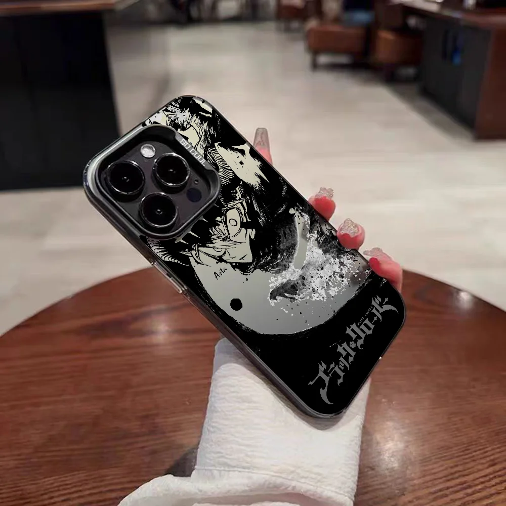 أستا كارتون B- حافظة هاتف بلاك كلوفر لهاتف آيفون 16 15 14 13 12 11 برو ماكس بلس غطاء خلفي فضي مقاوم للصدمات