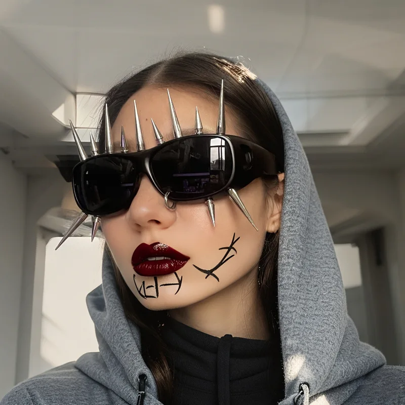 

2025 New Alien Cyberpunk style y2k sunglasses women men rivets devil glasses fashion party futuristic sunglasses