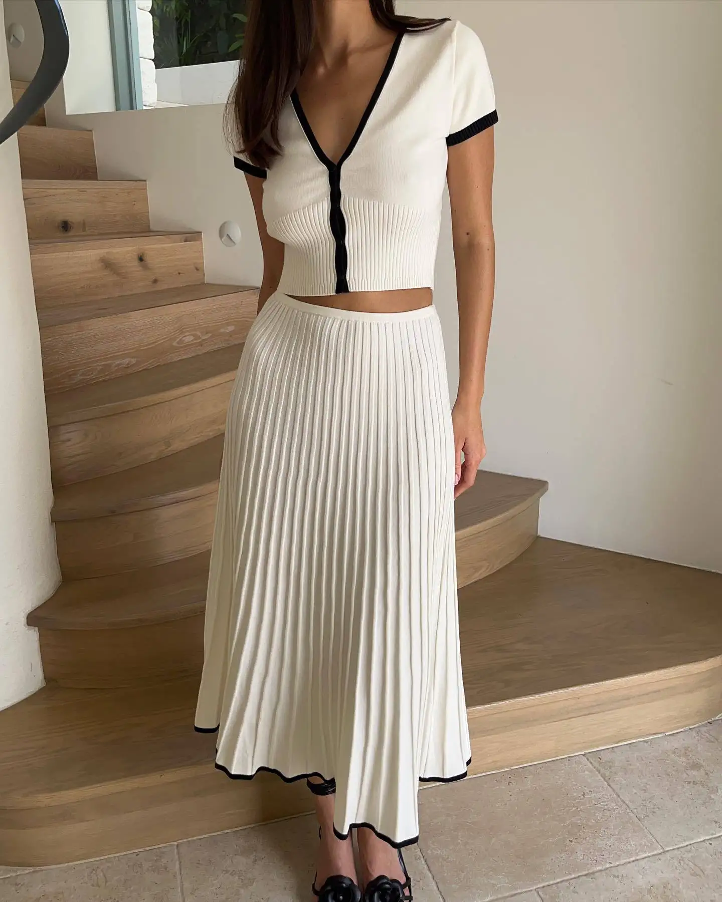 

Women Casual Commuting Knit Patchwork 2 Pieces Sets Crop Top Long A-line Pleated Skirt Outfit Slim Fit Elegant Vacation Knitwear