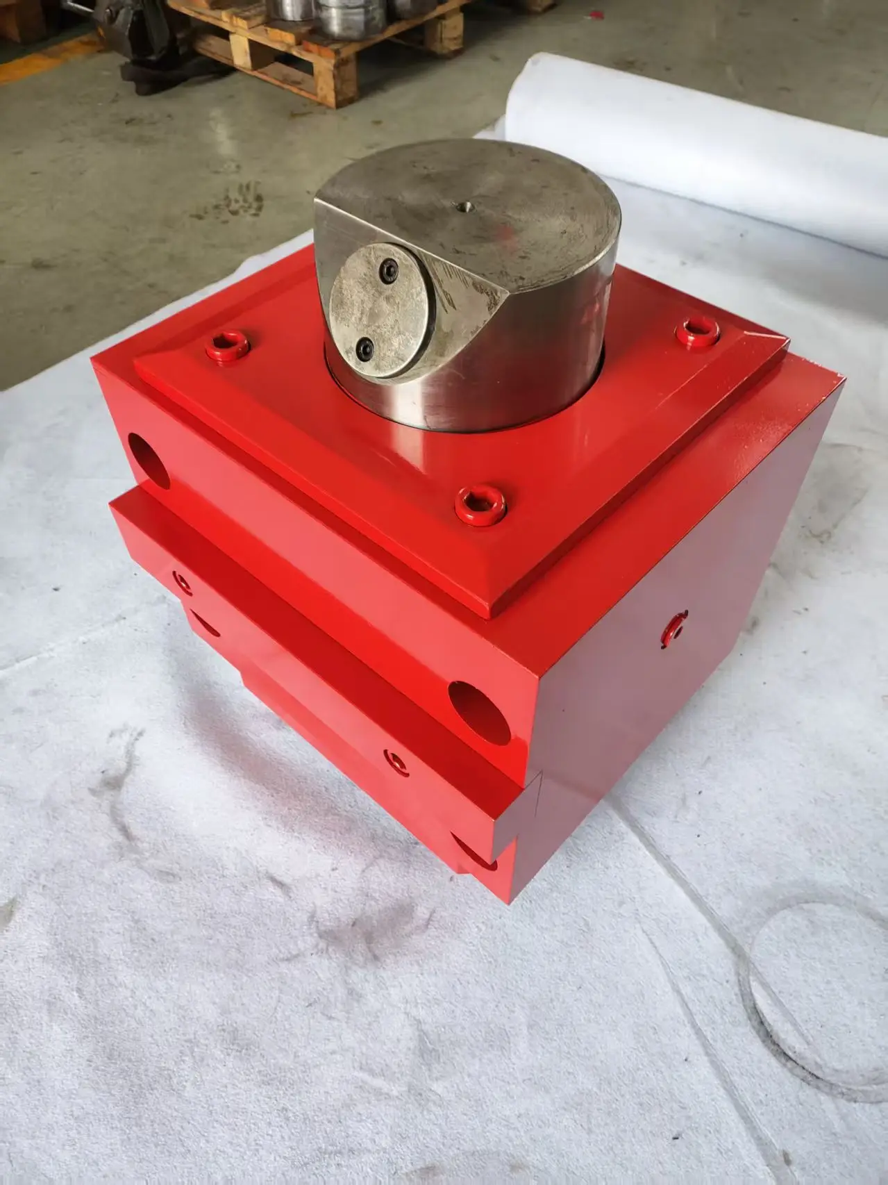 CE Certified Factory Customized Hard Chrome Plated Telescopic Disc Spring Locking Hydraulic Cylinders for Metallurgical